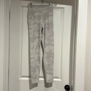 Alo Yoga Camo Leggings